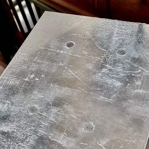 標(biāo)志牌鉚接